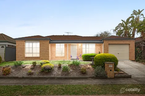 13 Dawson Cres, Manor Lakes, VIC 3024