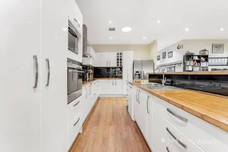 Property photo of 35 St Davids Drive Wantirna VIC 3152