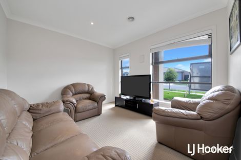 Property photo of 5 Otto Street Cranbourne East VIC 3977