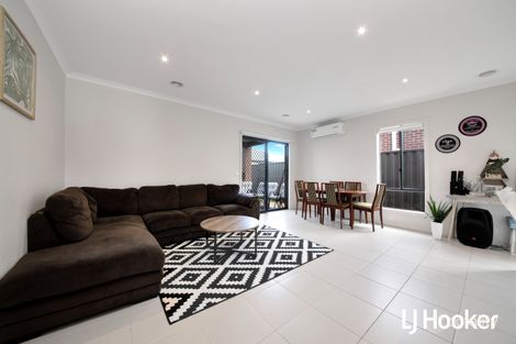 Property photo of 5 Otto Street Cranbourne East VIC 3977