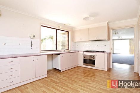 Property photo of 2 Hawk Court Werribee VIC 3030