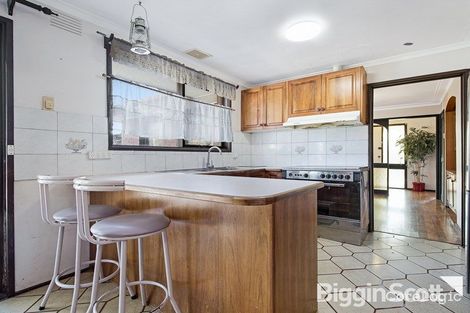 Property photo of 25 James Cook Drive Endeavour Hills VIC 3802