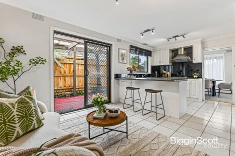 Property photo of 33 King Parade Knoxfield VIC 3180