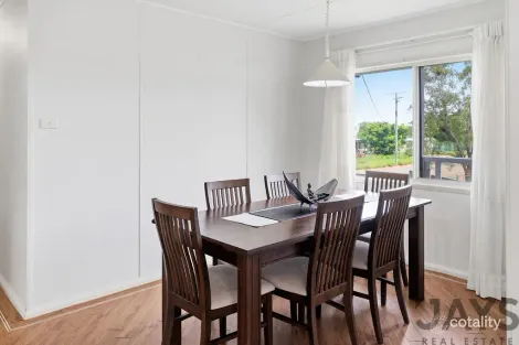 Property photo of 35 Hinkler Crescent Sunset QLD 4825