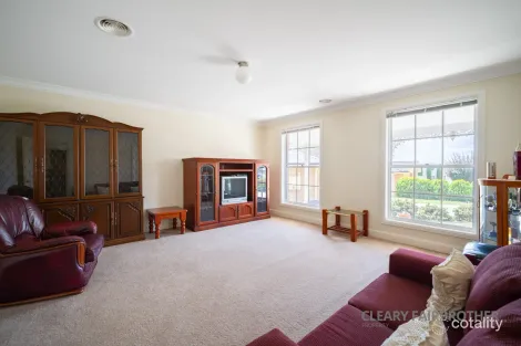 Property photo of 13 Walpole Close Kelso NSW 2795