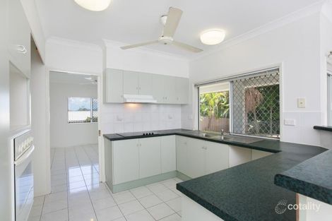 Property photo of 6 Cambanora Place Mooroobool QLD 4870