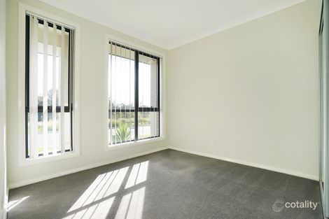 Property photo of 80 Ingall Loop Catherine Field NSW 2557