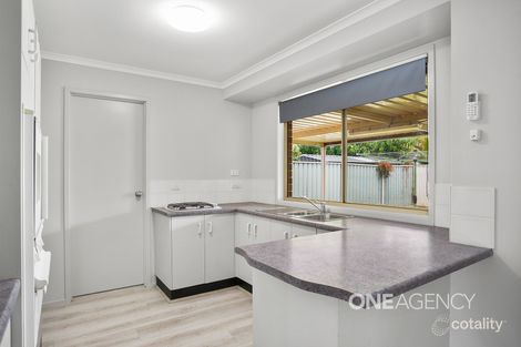 Property photo of 33 Shearwater Boulevard Albion Park Rail NSW 2527
