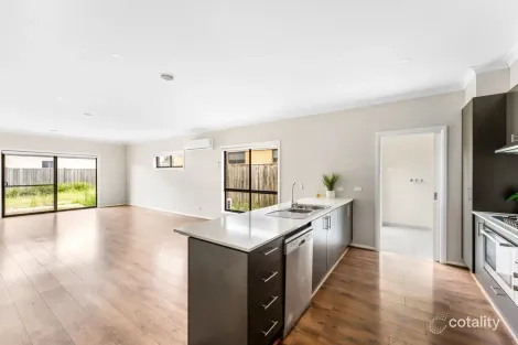 Property photo of 8 Kempsey Street Werribee VIC 3030