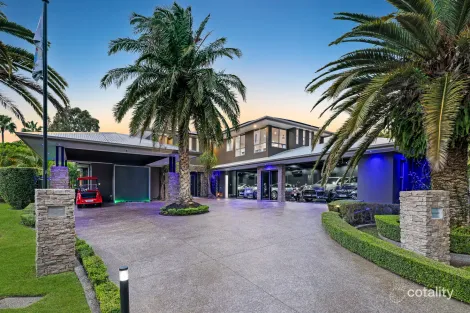 Property photo of 19 River Cove Place Helensvale QLD 4212