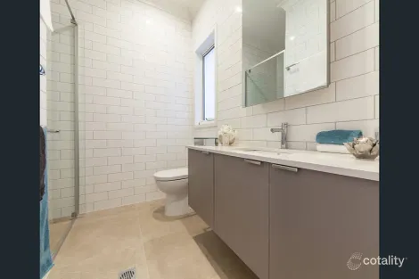 Property photo of 2/35 Brown Street Camp Hill QLD 4152