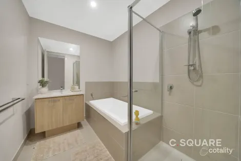 Property photo of 18 Margaretta Circuit Mickleham VIC 3064