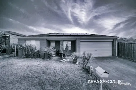 Property photo of 35 Bohemia Crescent Pakenham VIC 3810