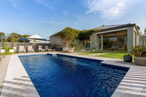 Property photo of 9 Omar Street Rye VIC 3941