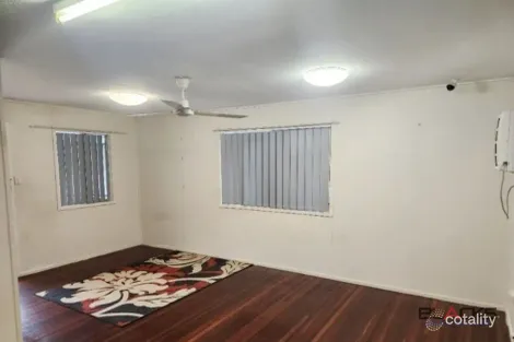 Property photo of 23 Hannah Crescent Dysart QLD 4745