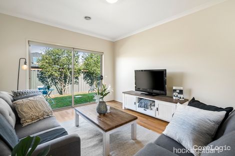 Property photo of 10 Eltham Parade Manor Lakes VIC 3024