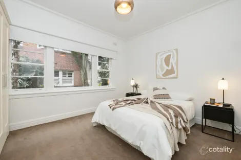 Property photo of 2/36 Barkly Street St Kilda VIC 3182