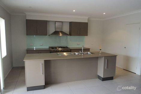 Property photo of 19 Pipetrack Circuit Cranbourne East VIC 3977