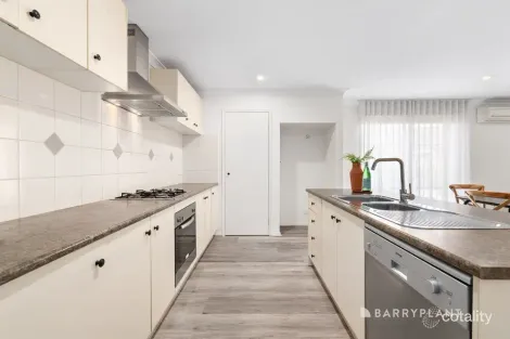 Property photo of 4 Fleetwood Drive Doreen VIC 3754