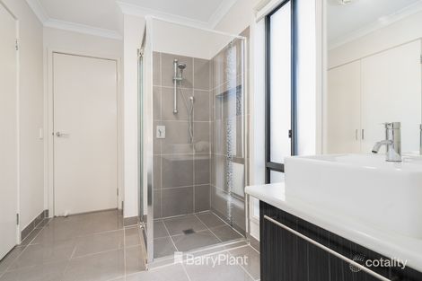 Property photo of 4 Cayley Place Leopold VIC 3224
