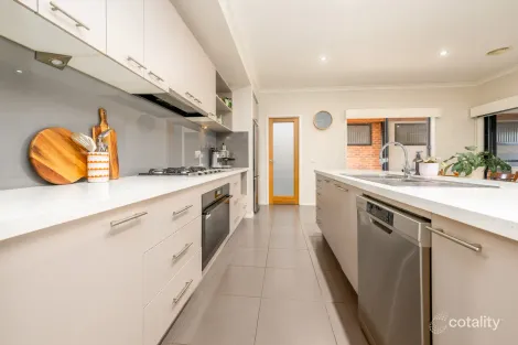 Property photo of 13 Settlers Drive Kialla VIC 3631