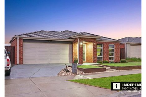 Property photo of 102 James Melrose Drive Brookfield VIC 3338
