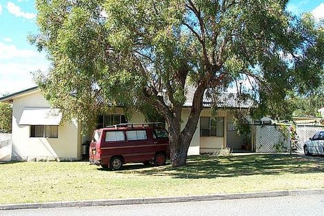 13 Parsons St, Embleton, WA 6062