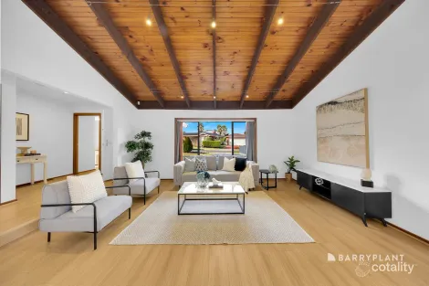 Property photo of 14 Medlar Court Mill Park VIC 3082