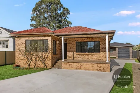 7 Oswald St, Guildford, NSW 2161