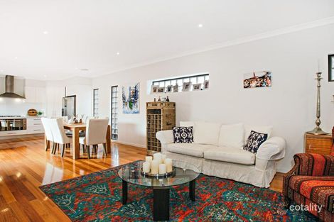 Property photo of 1/2 Roland Avenue Strathmore VIC 3041