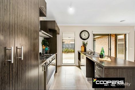 Property photo of 35 Bangalay Drive Brookfield VIC 3338