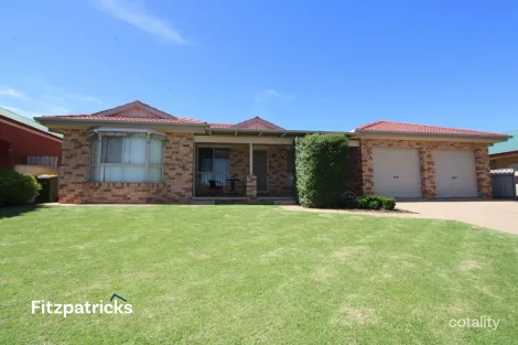 Property photo of 18 Yarrawah Crescent Bourkelands NSW 2650