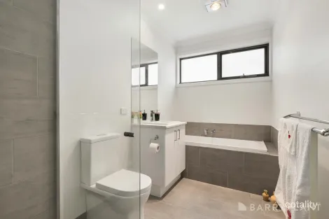 Property photo of 2 Zoe Close Kilsyth VIC 3137