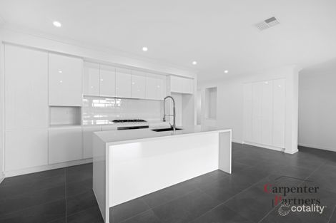 Property photo of 18 Roy Crescent Thirlmere NSW 2572