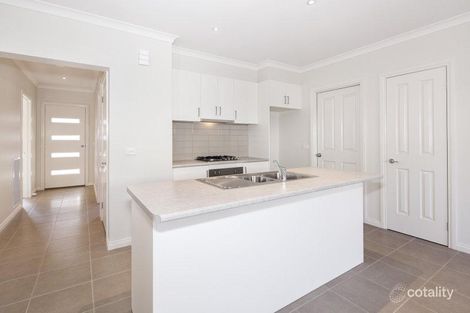 Property photo of 8/9 Horwood Drive Canadian VIC 3350