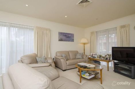 Property photo of 33/8 Pottage Circuit Macleod VIC 3085