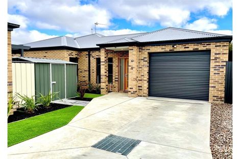 3/106a Beverin St, Sebastopol, VIC 3356