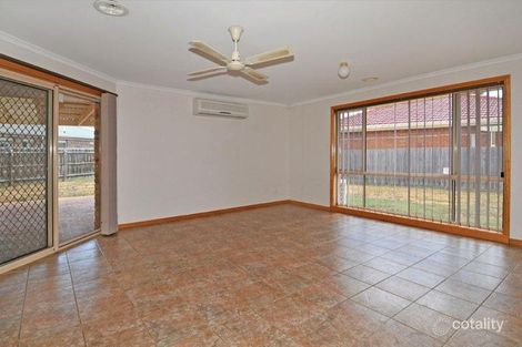 Property photo of 4 Gregg Court Hillside VIC 3037