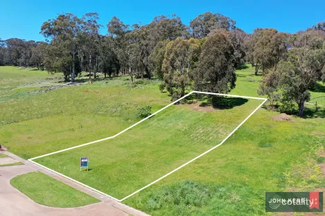 Property photo of 13 Peppermint Close Trafalgar VIC 3824