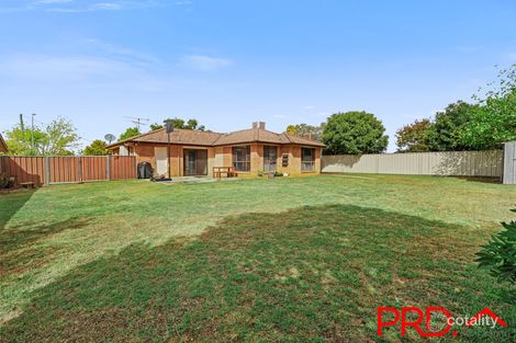Property photo of 10 Blaxland Way Westdale NSW 2340