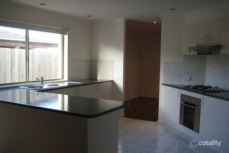 Property photo of 2 Woodside Close Hampton Park VIC 3976