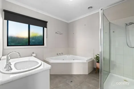 Property photo of 39 Cedarwood Drive Maffra VIC 3860