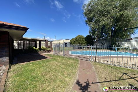 Property photo of 94 Cambridge Crescent Cooloongup WA 6168