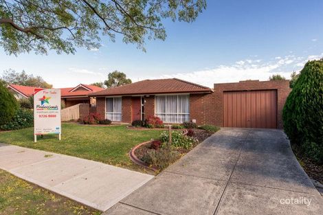 2 Hyde Park Walk, Mooroolbark, VIC 3138
