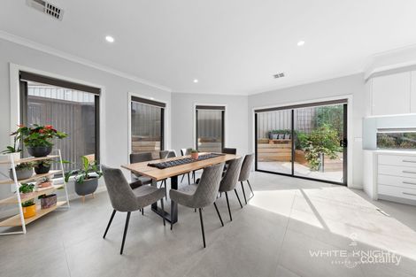 Property photo of 5 Oberon Court Fraser Rise VIC 3336