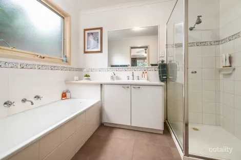 Property photo of 11A Athol Court Blackburn VIC 3130