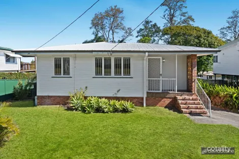 Property photo of 28 Windsor Street Margate QLD 4019