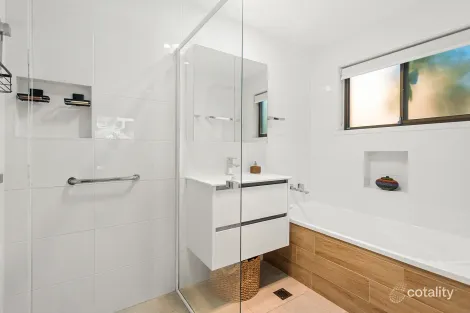 Property photo of 76 Crest Road Albion Park NSW 2527