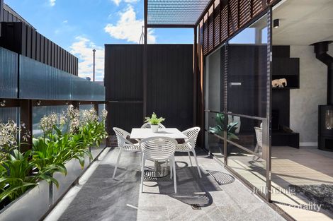 Property photo of 1 Ngawe Lane Burnley VIC 3121