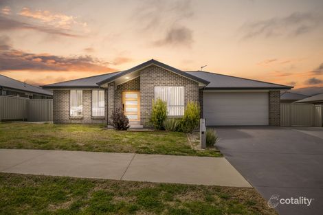Property photo of 20 William Maker Drive Orange NSW 2800